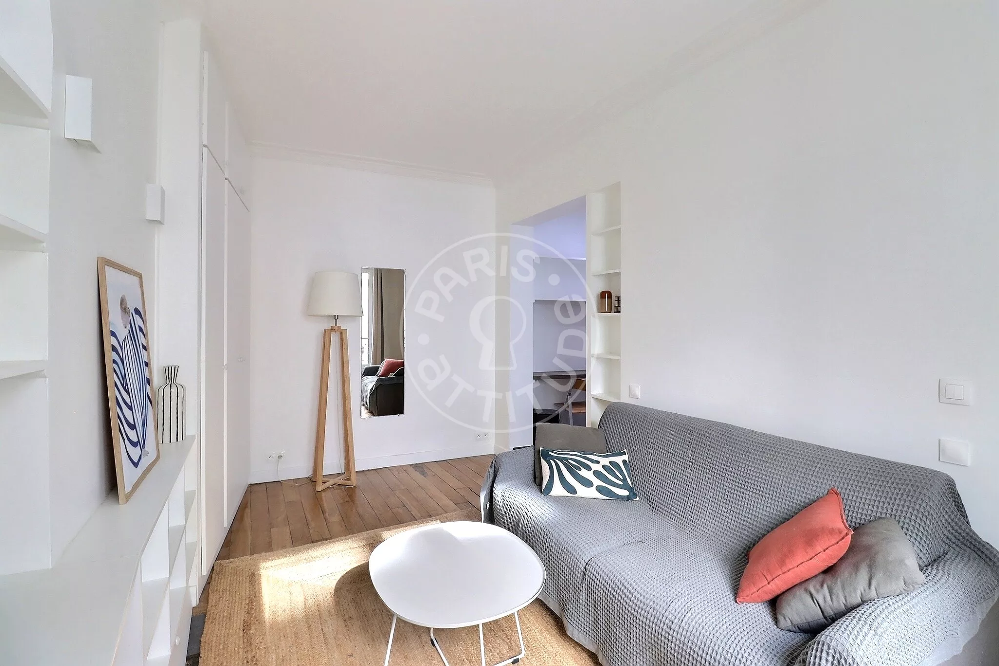 Flat Rue Pierre Demours in Paris