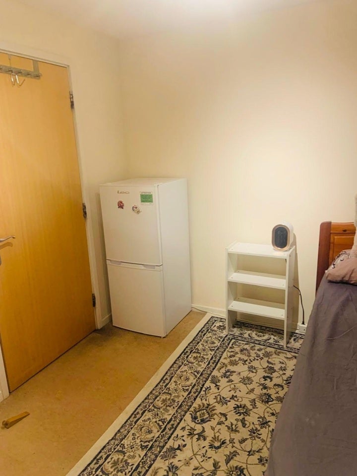 Room St Giles Close in Greater London