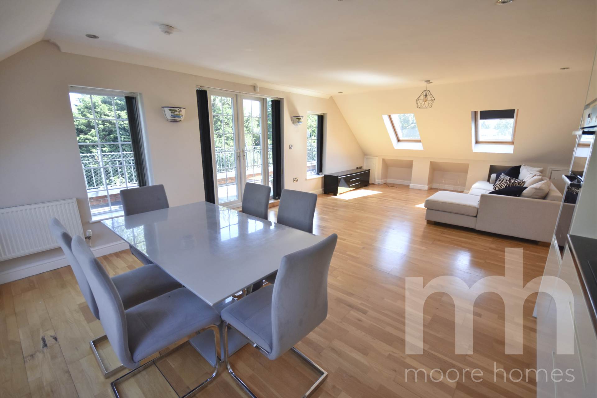 Flat Park Lane in Poynton