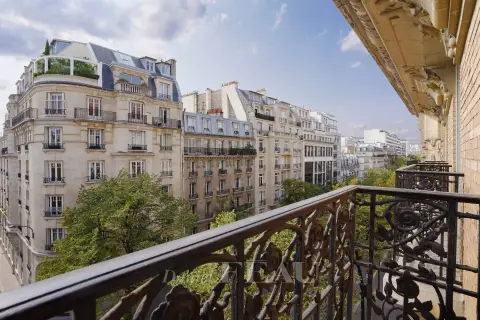Appartement Avenue de Suffren à Paris