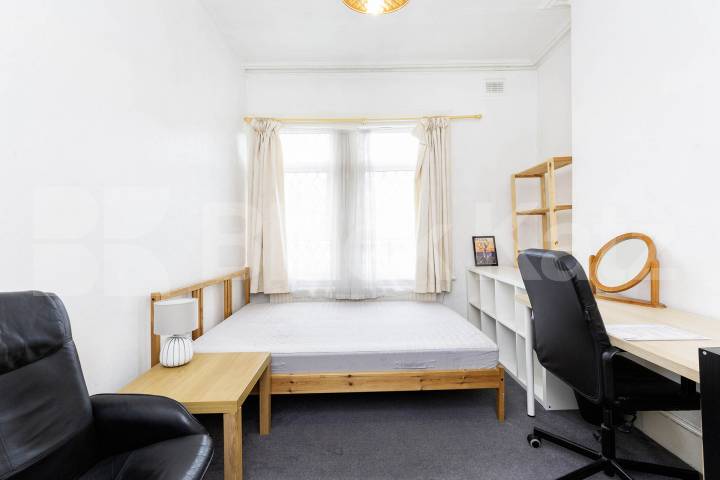 Flat Iverson Road in Greater London