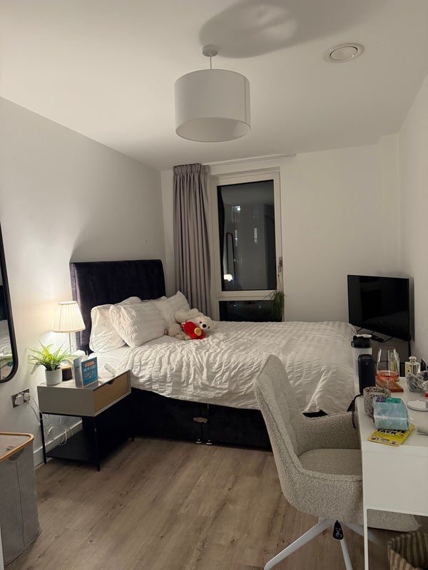 Room Rolling Street in Salford