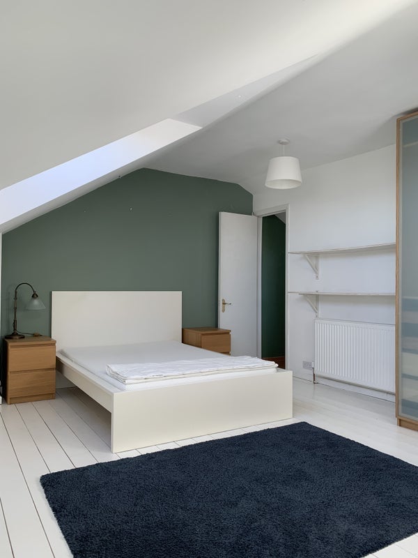 Room Withleigh Road in Bristol