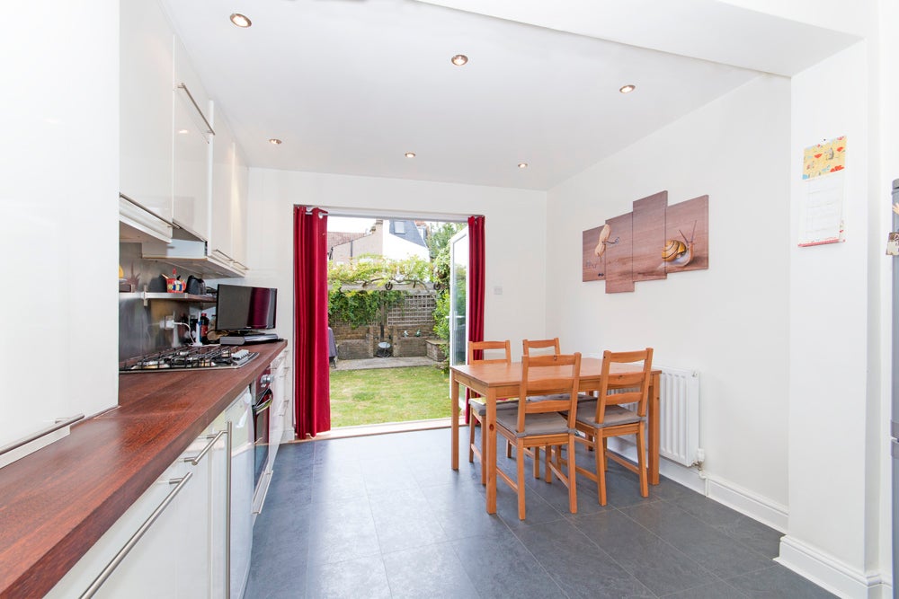 Flat Penwith Road in Greater London