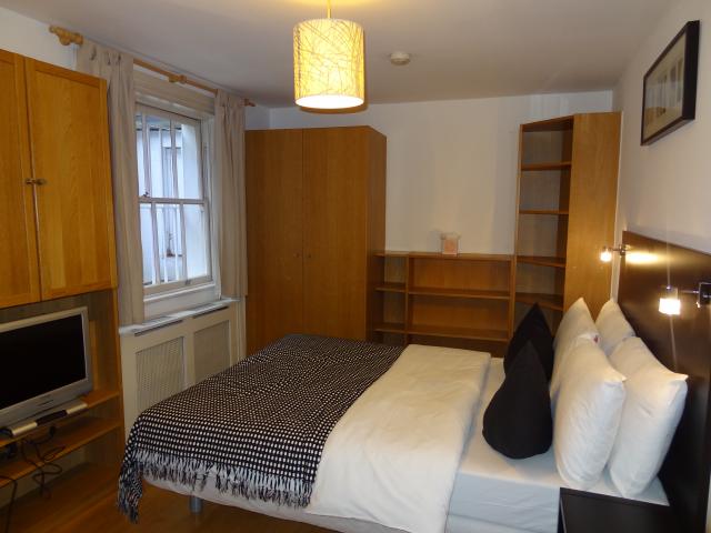 Flat Cartwright Gardens in Greater London