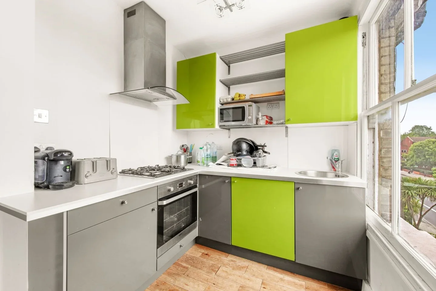 Flat Uxbridge Road in Greater London