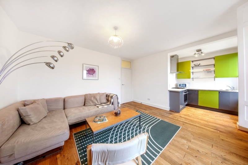 Flat Uxbridge Road in Greater London