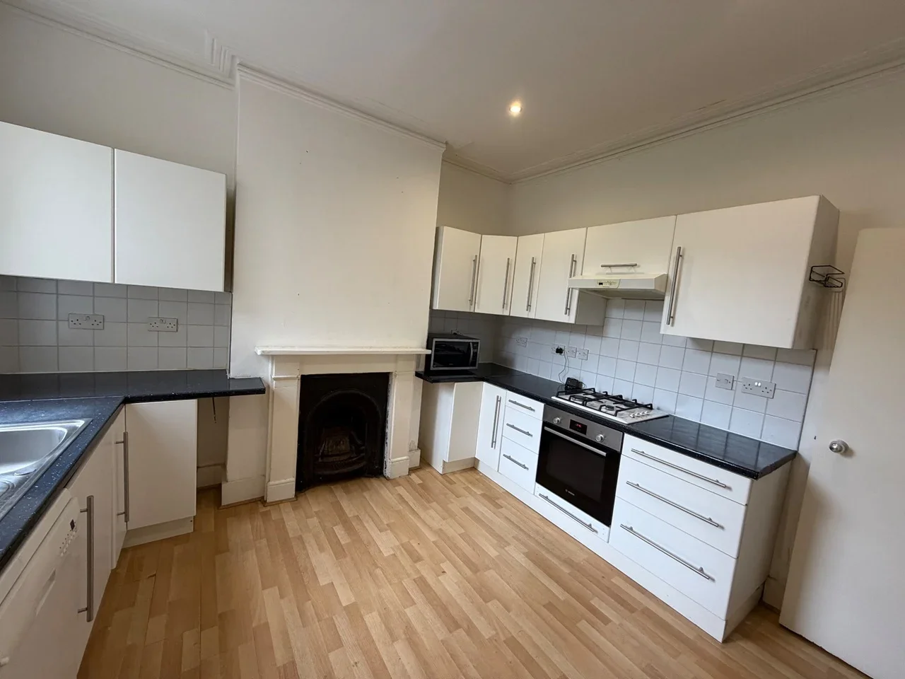 Flat Saltoun Road in Greater London