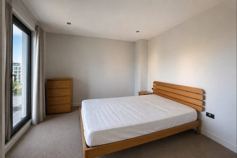 Room Olympic Way in Greater London