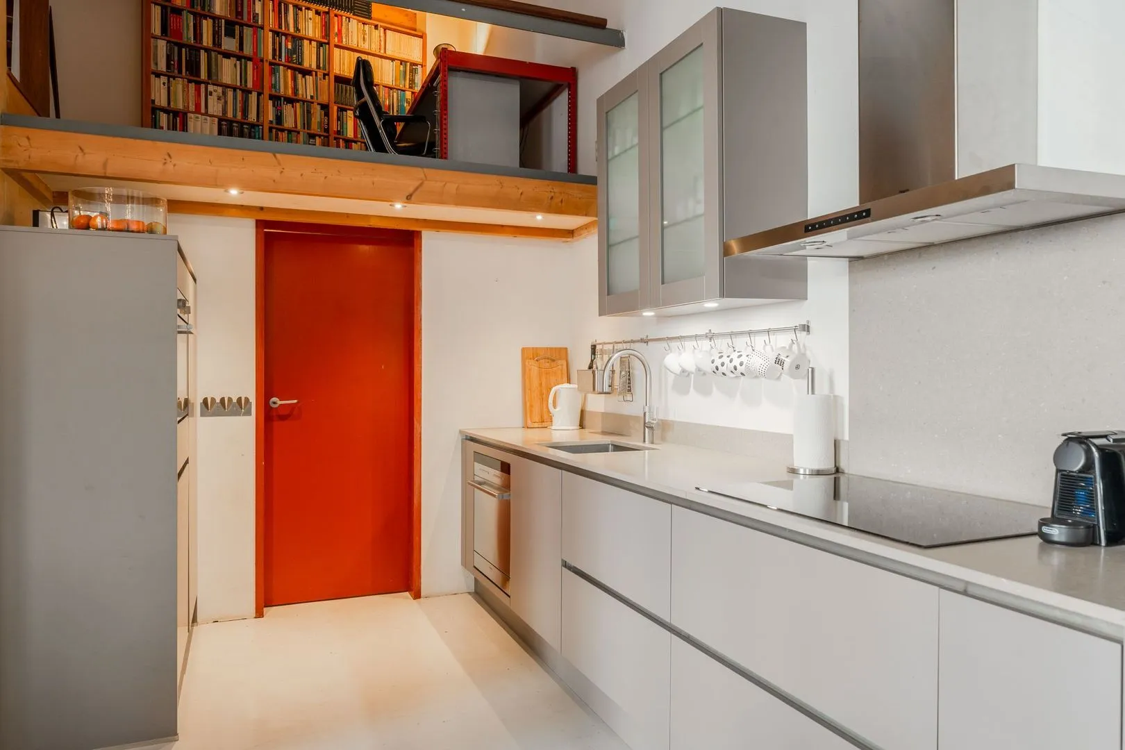 Tussenwoning te koop: Prins Hendrikkade 164D, Amsterdam