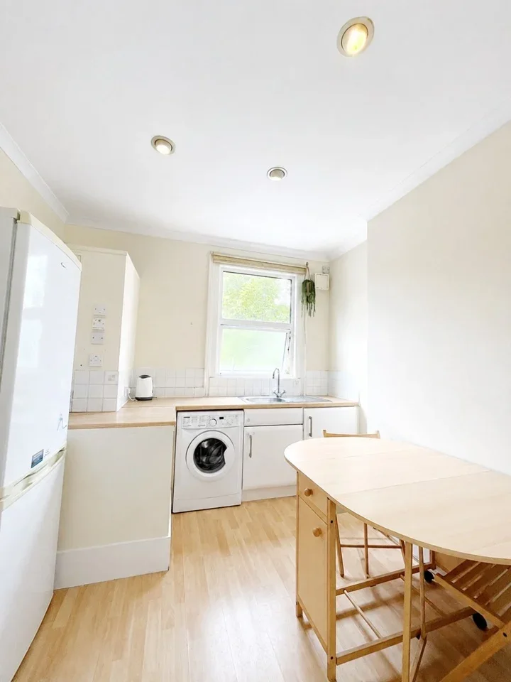 Room Evelyn Street in Greater London
