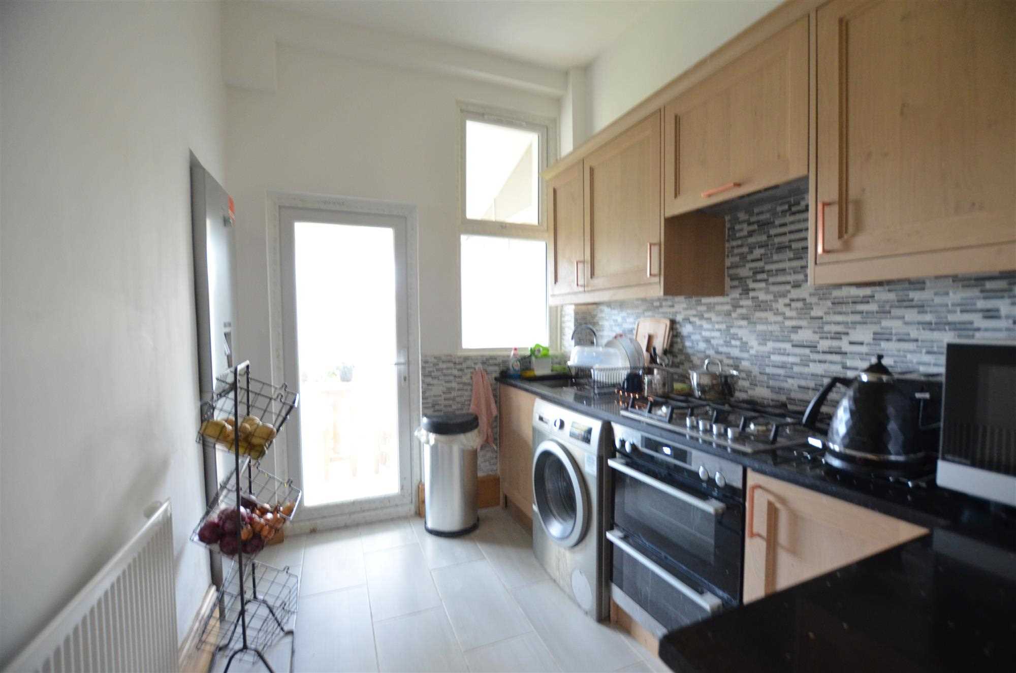 Room Briarfield Avenue in London