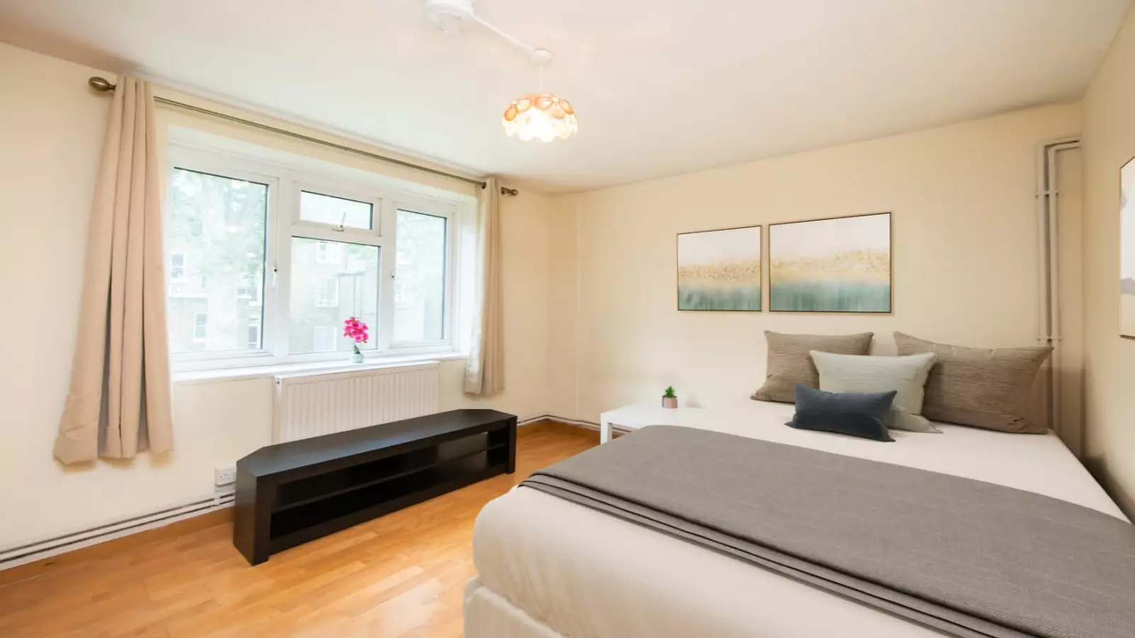Room Telford Road in Greater London