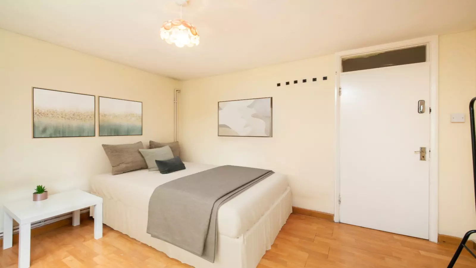 Room Telford Road in Greater London
