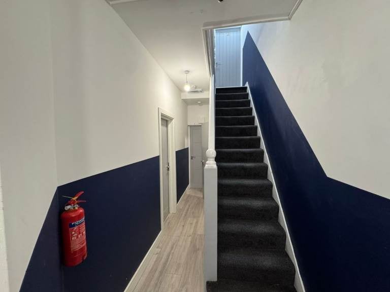 Room Avondale Road in Luton