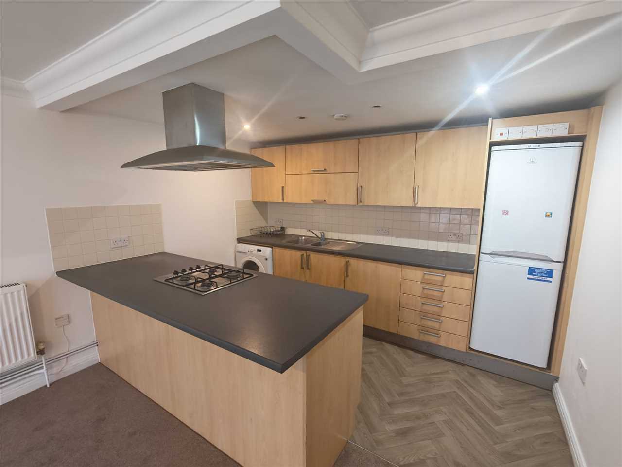 Flat Bromhall Road in Greater London