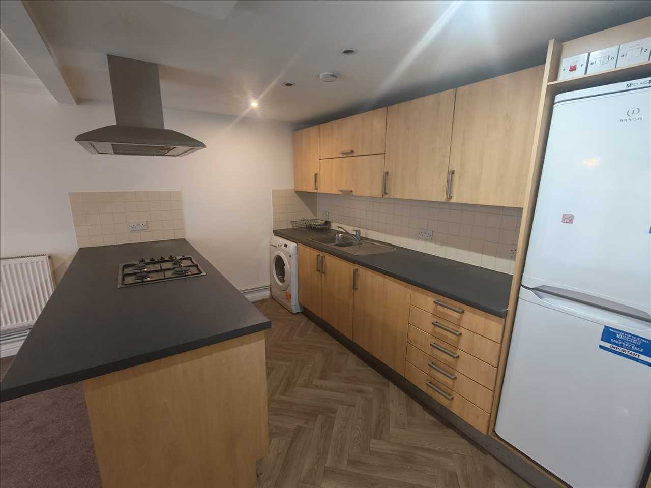 Flat Bromhall Road in Greater London