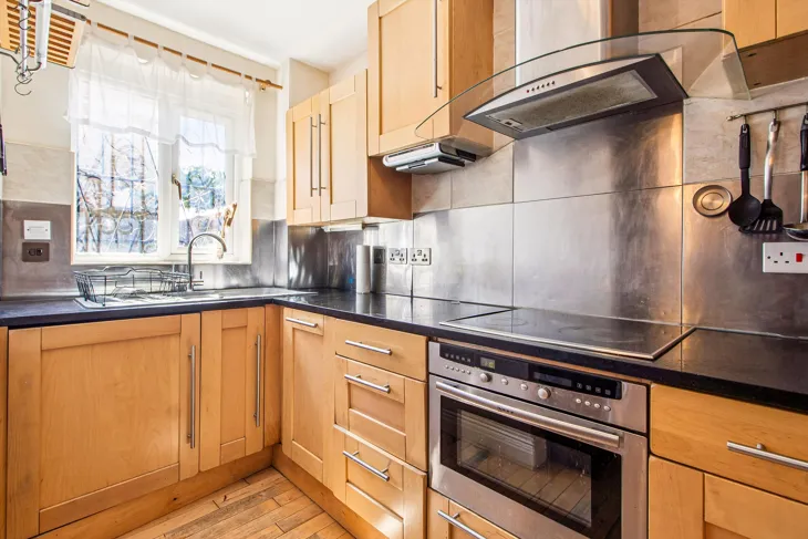 Flat Discovery Walk in Greater London