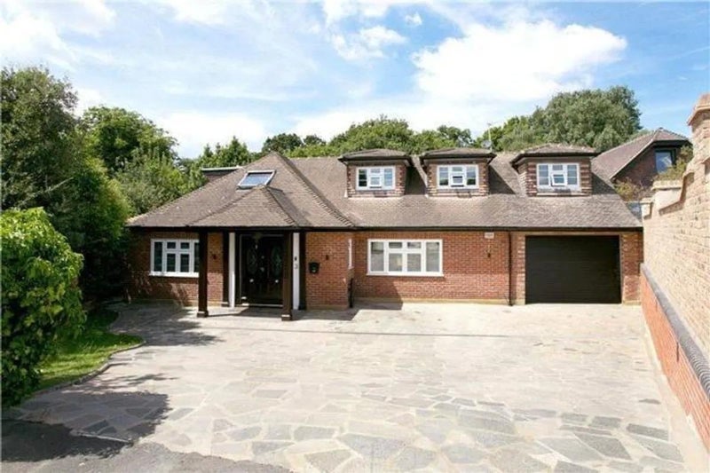 House Jerviston Gardens in Greater London
