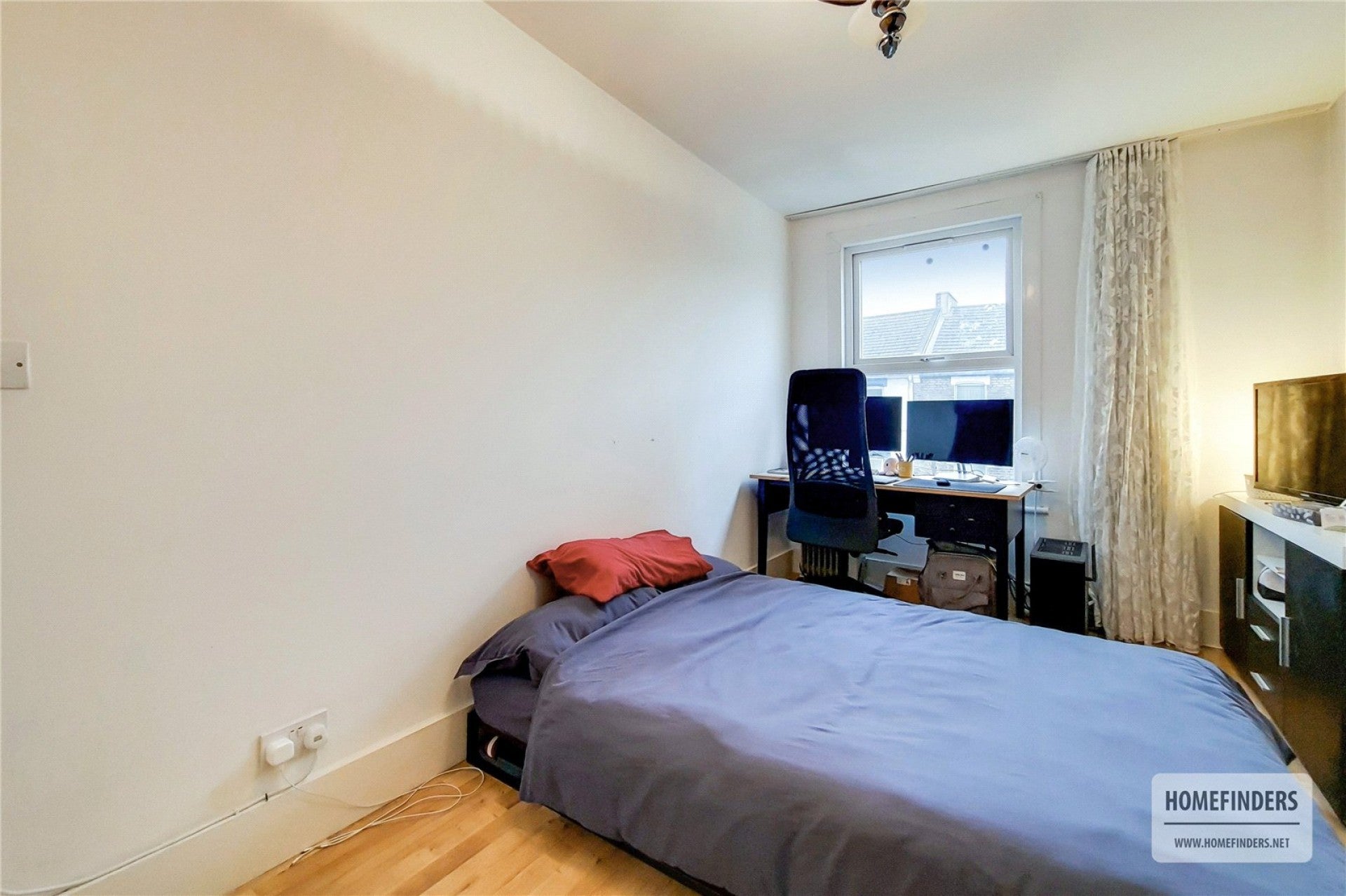 Flat Chatsworth Road in Greater London