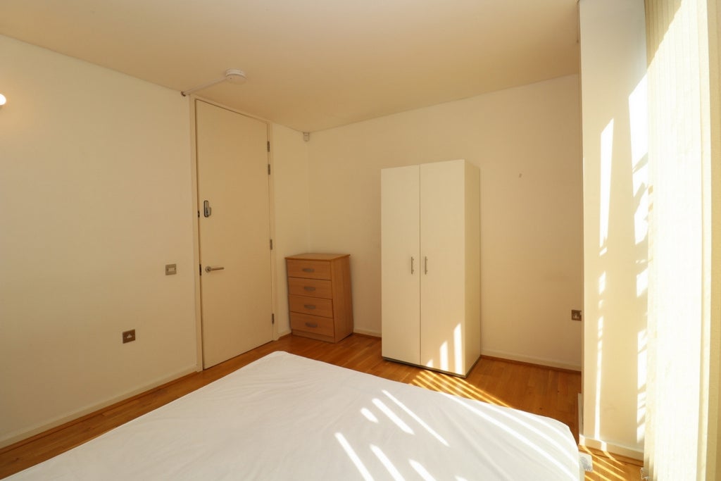 Room Globe Road in Greater London