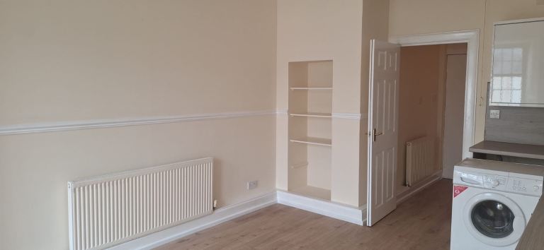 Flat Main Street in Bellshill