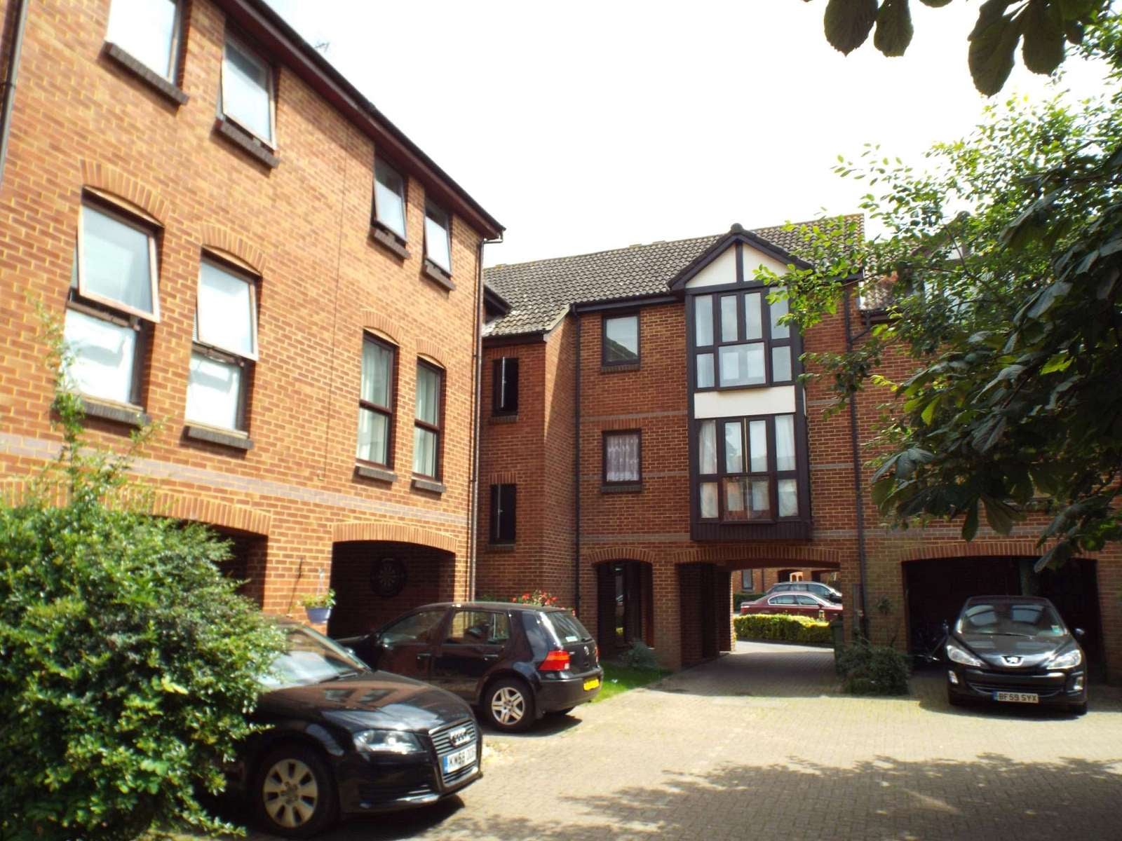 Flat Farriers Road in Epsom and Ewell