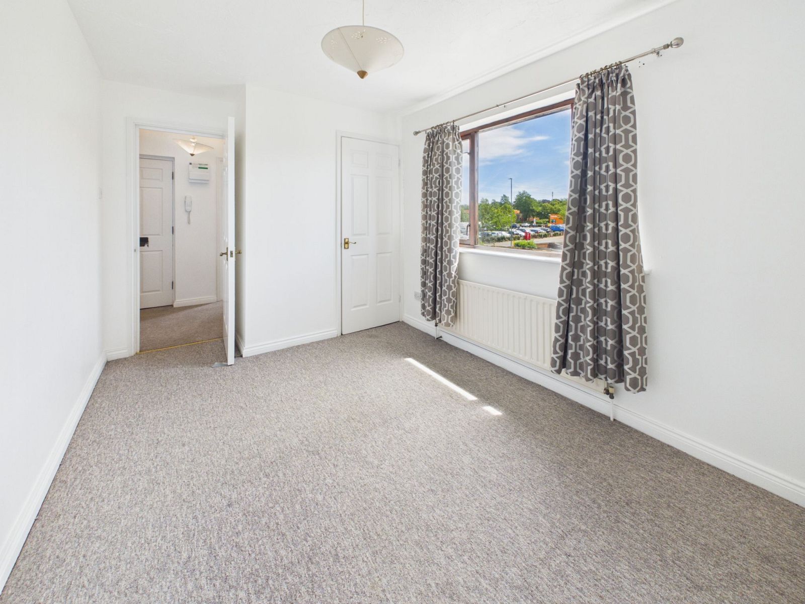Flat Farriers Road in Epsom and Ewell