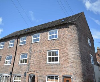 House Hopping Hill in Amber Valley