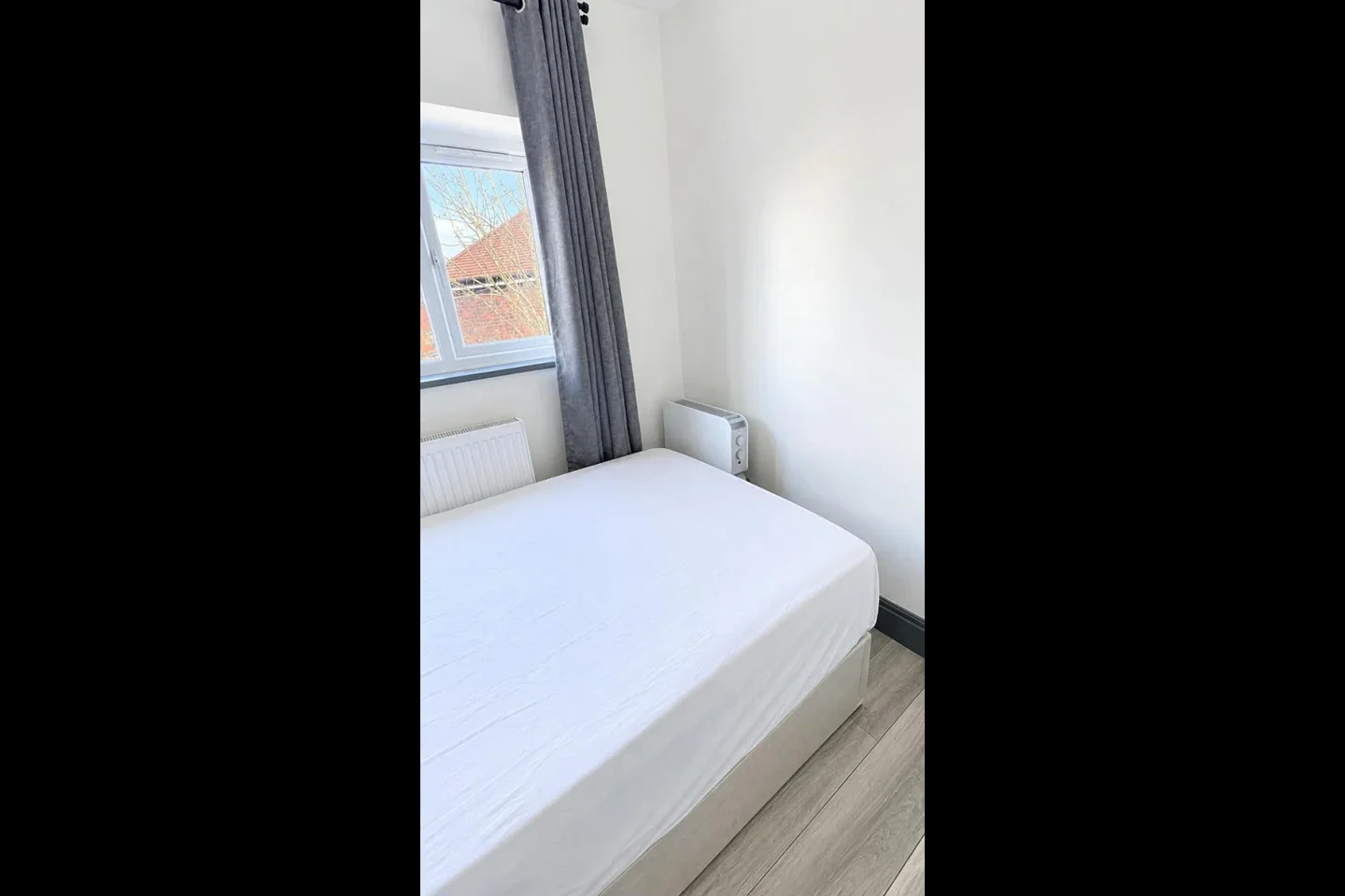 Room Leysdown Road in Greater London