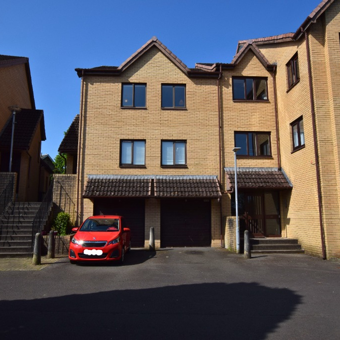 Flat Castlehill Road in Ayr