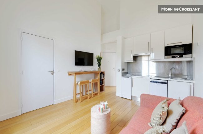 Flat Rue Voltaire in Suresnes