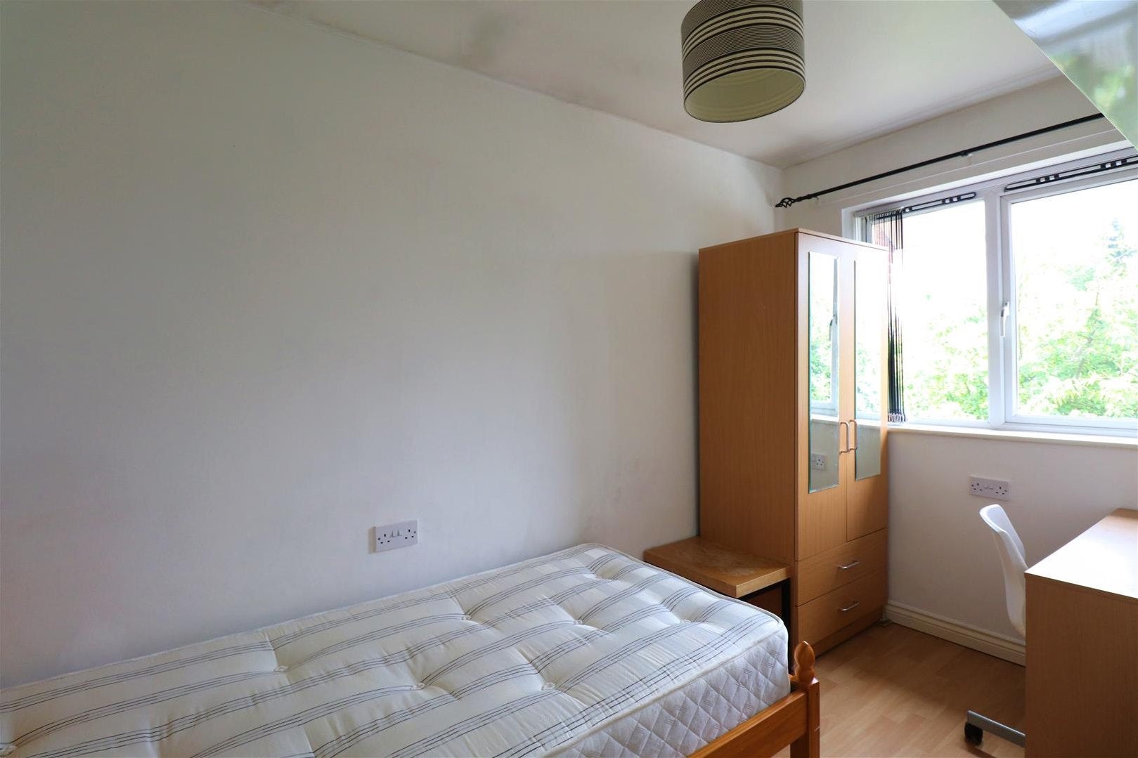 Room Heneage Street in Birmingham