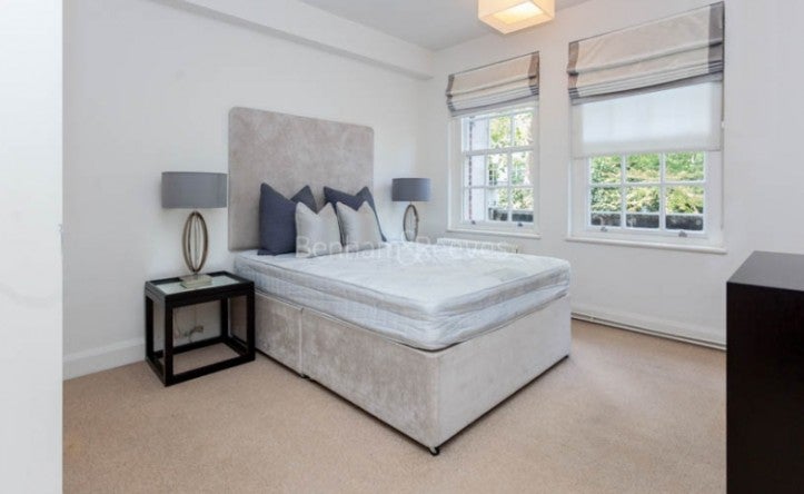 Flat Fulham Road in Greater London