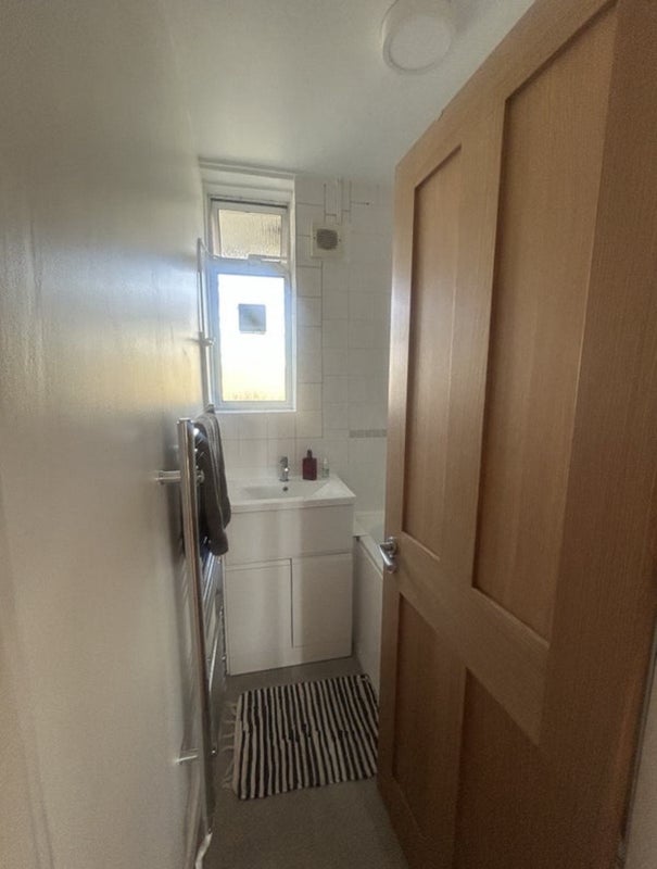 Room Stanley Grove in Greater London