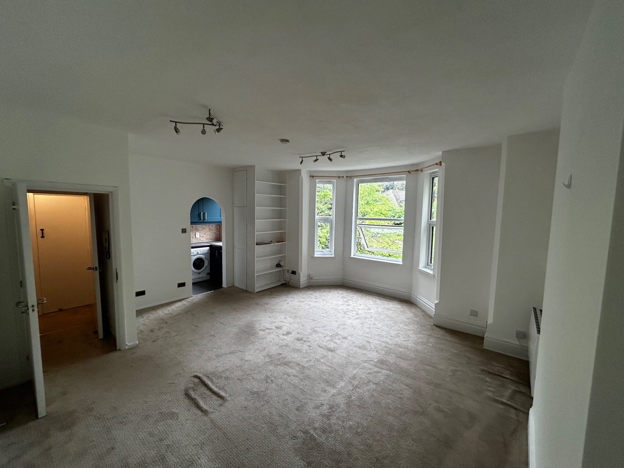 Flat London Road in Luton