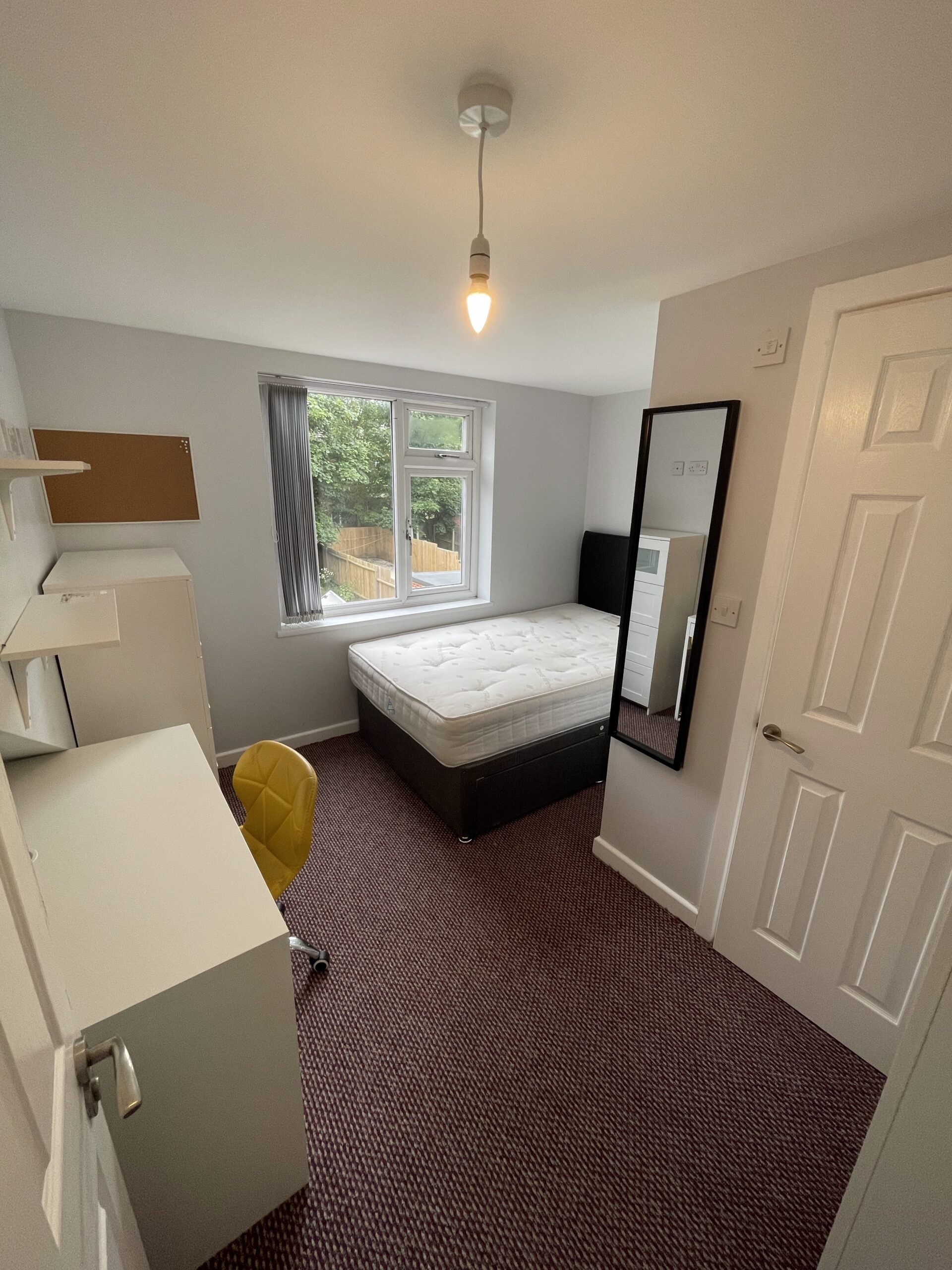 Room Croydon Road in Birmingham