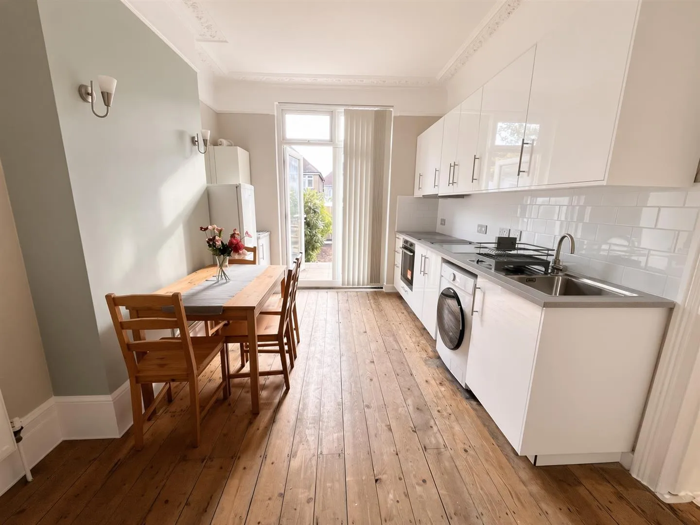 Flat Lansdowne Grove in Greater London