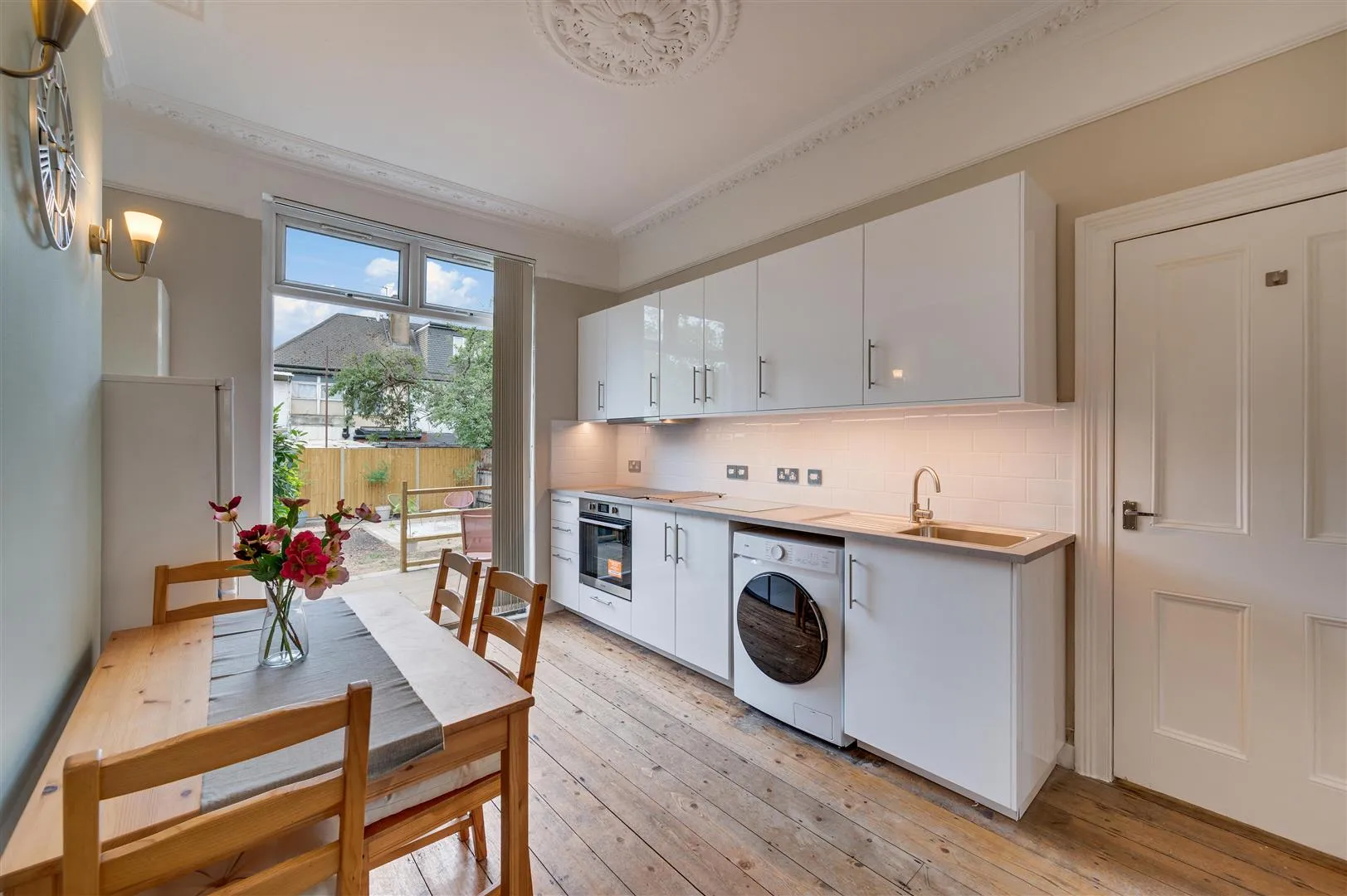 Flat Lansdowne Grove in Greater London