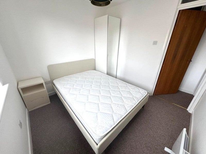 Flat Palmers Leaze in Bristol
