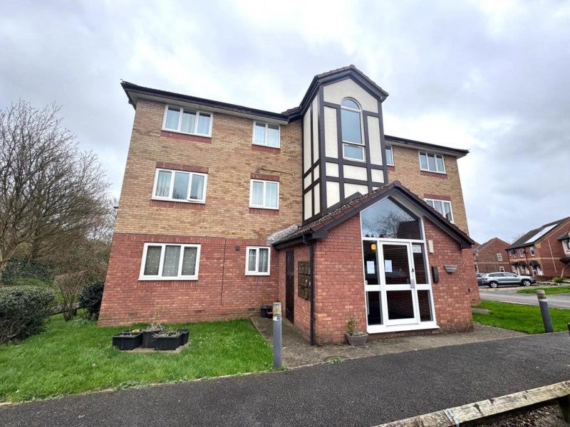 Flat Palmers Leaze in Bristol