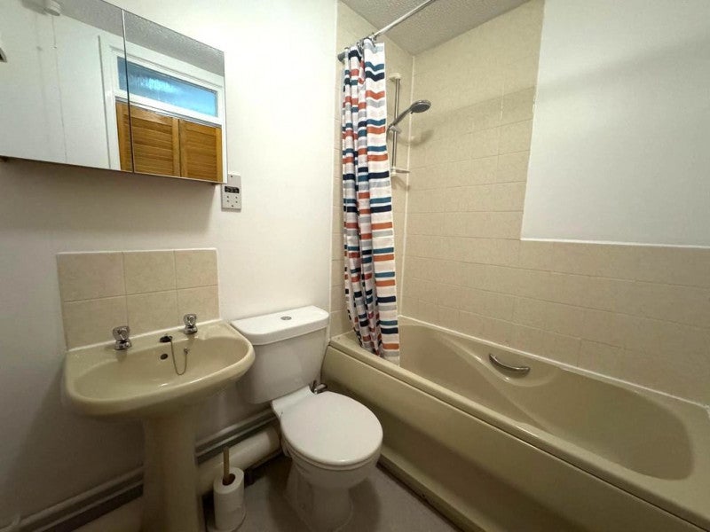 Flat Palmers Leaze in Bristol