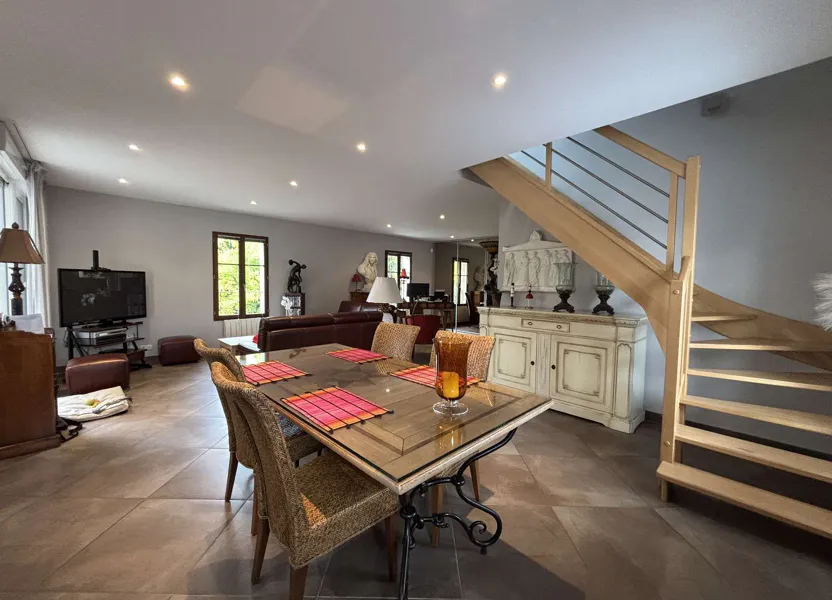 Appartement Avenue du Maréchal Foch à Bois-le-Roi