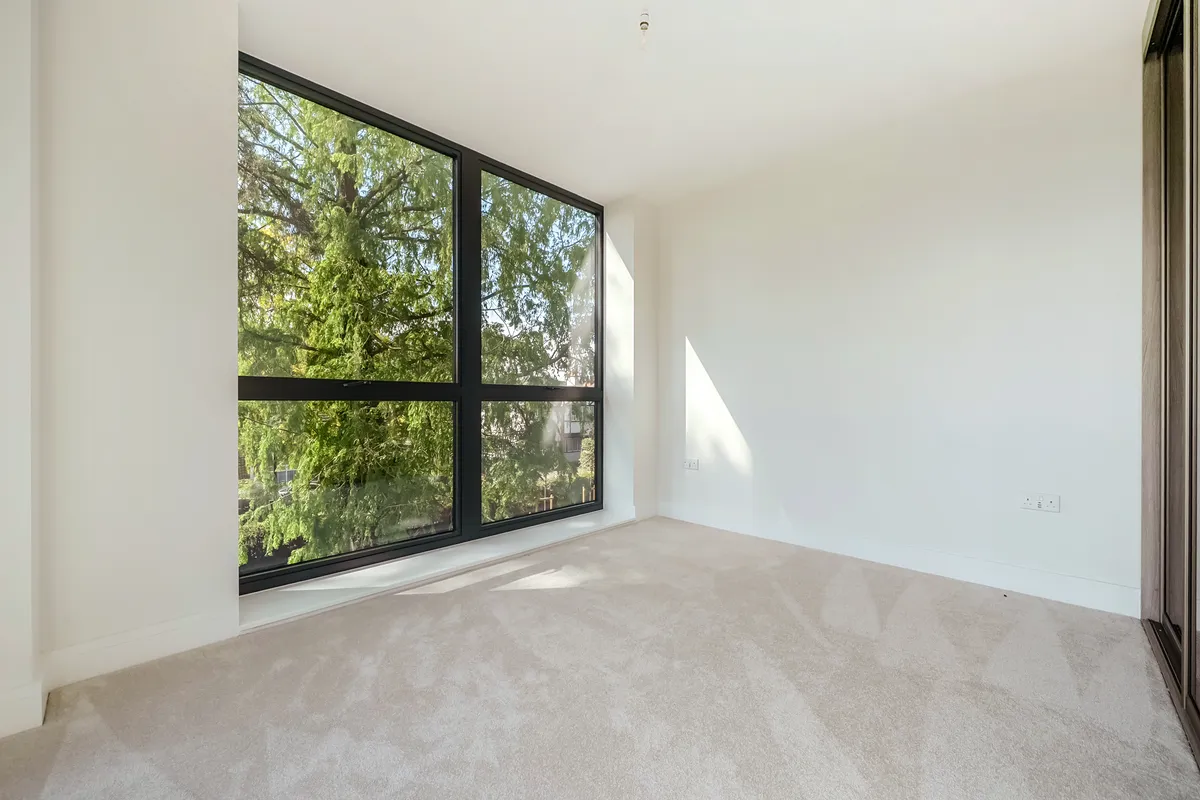 Flat Hargrave Road in Maidenhead