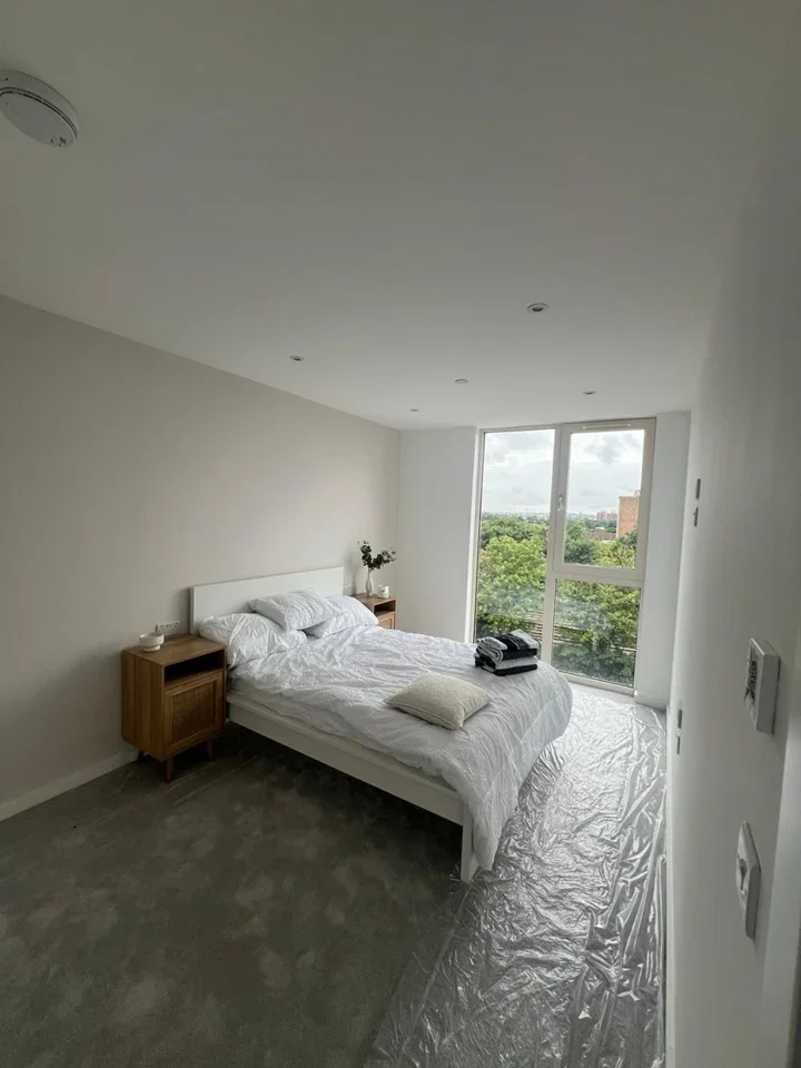 Flat Arklow Road in Greater London