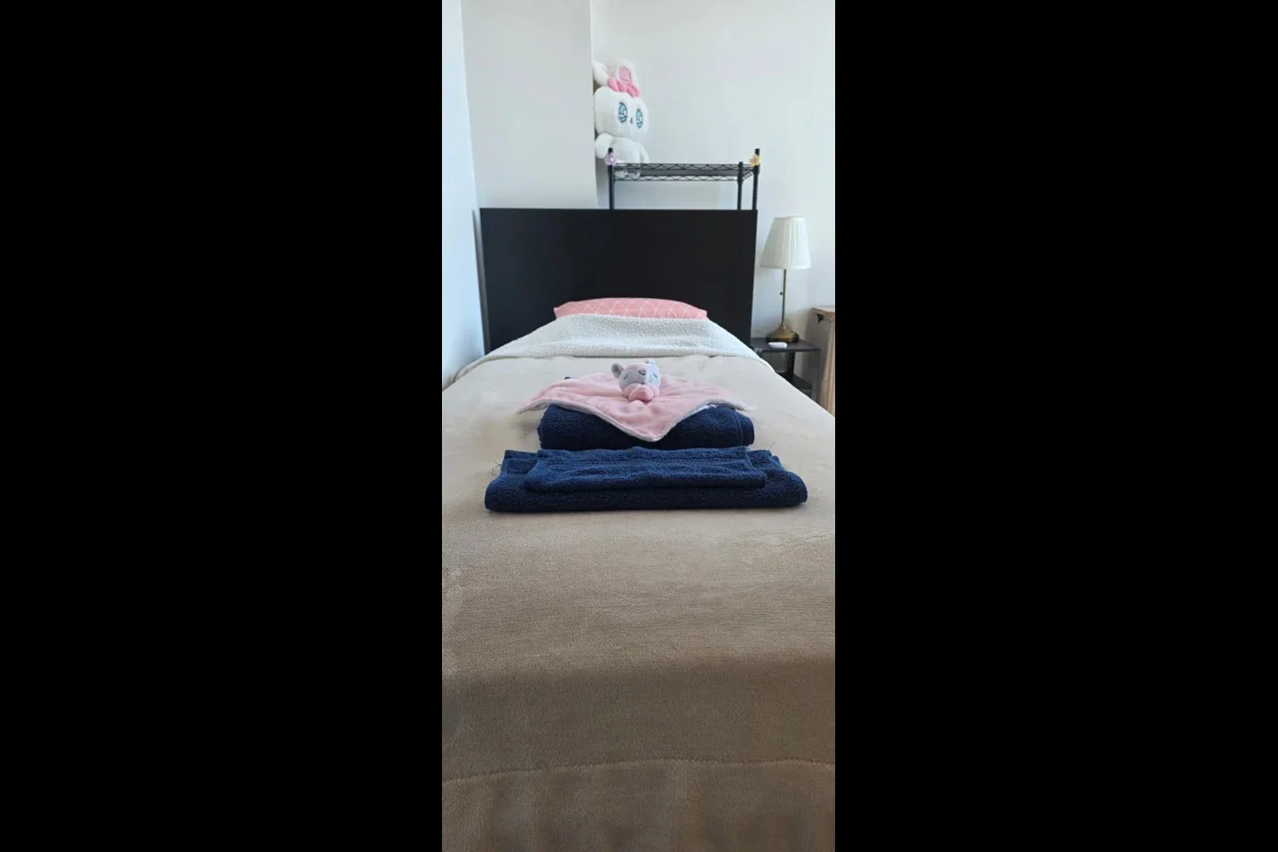 Room Mill Lane in Greater London
