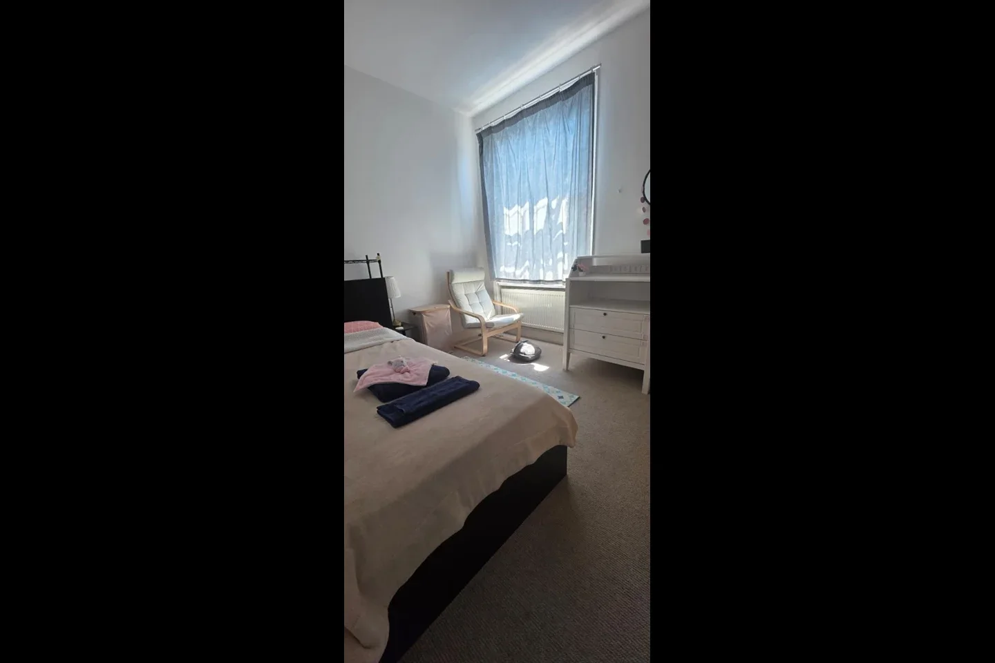 Room Mill Lane in Greater London