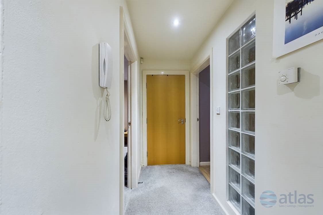 Flat Ellerman Road in Liverpool