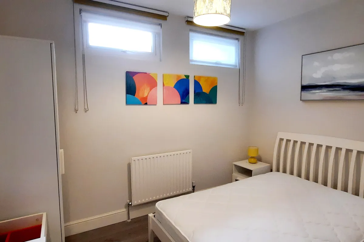 Flat Goldhawk Road in Greater London