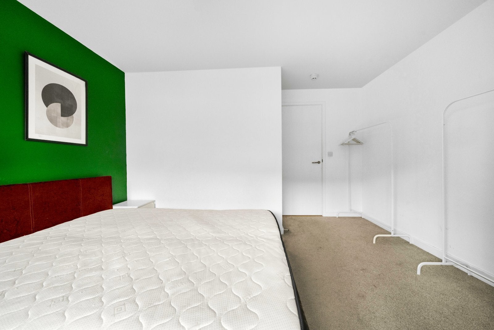 Flat Drayton Park in Greater London